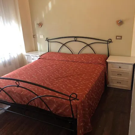 לינה וארוחת בוקר La Terrazza ברשה